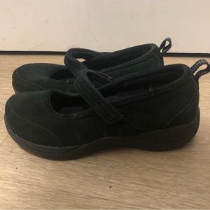 Ll bean ladies Velcro strapped casual shoes size 9